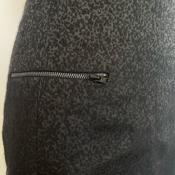 Form fitting formal black sheath dress with wool dotted pattern - Picture 2 of 5